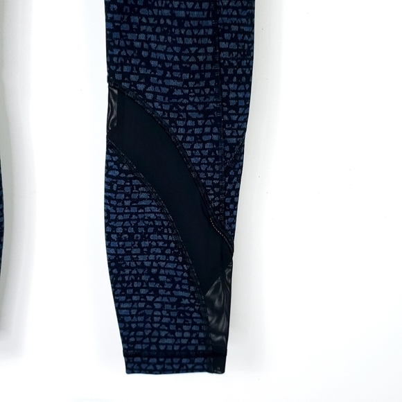 Lululemon leggings bundle x 3 pairs all size 4 - Picture 16 of 16